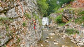 Ha szerencséd van, még egy szirti sas is meglátogat – felavatták Bihar megye leghosszabb via ferrata útvonalát